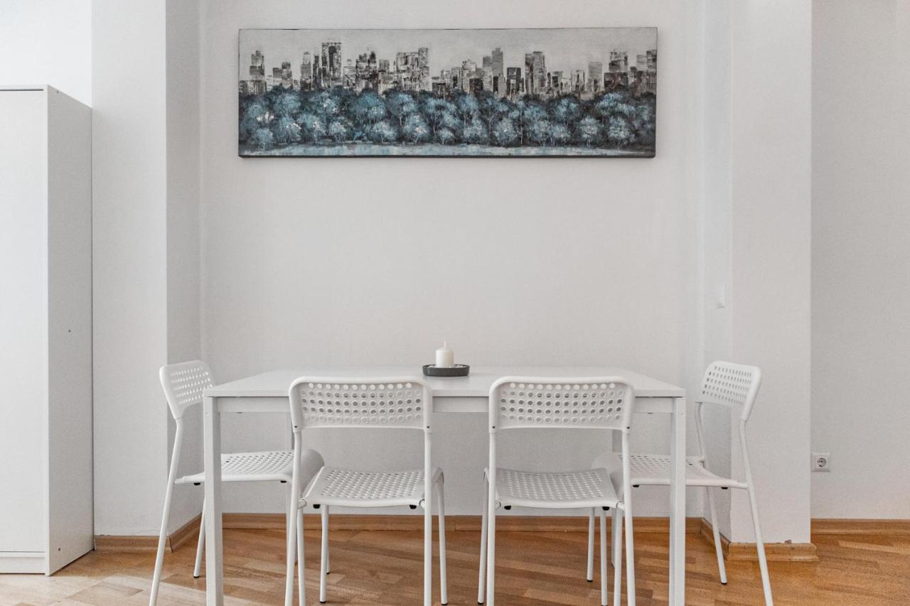 Gasometer Apartment - Designer Building With Amazing View Wien Exterior foto